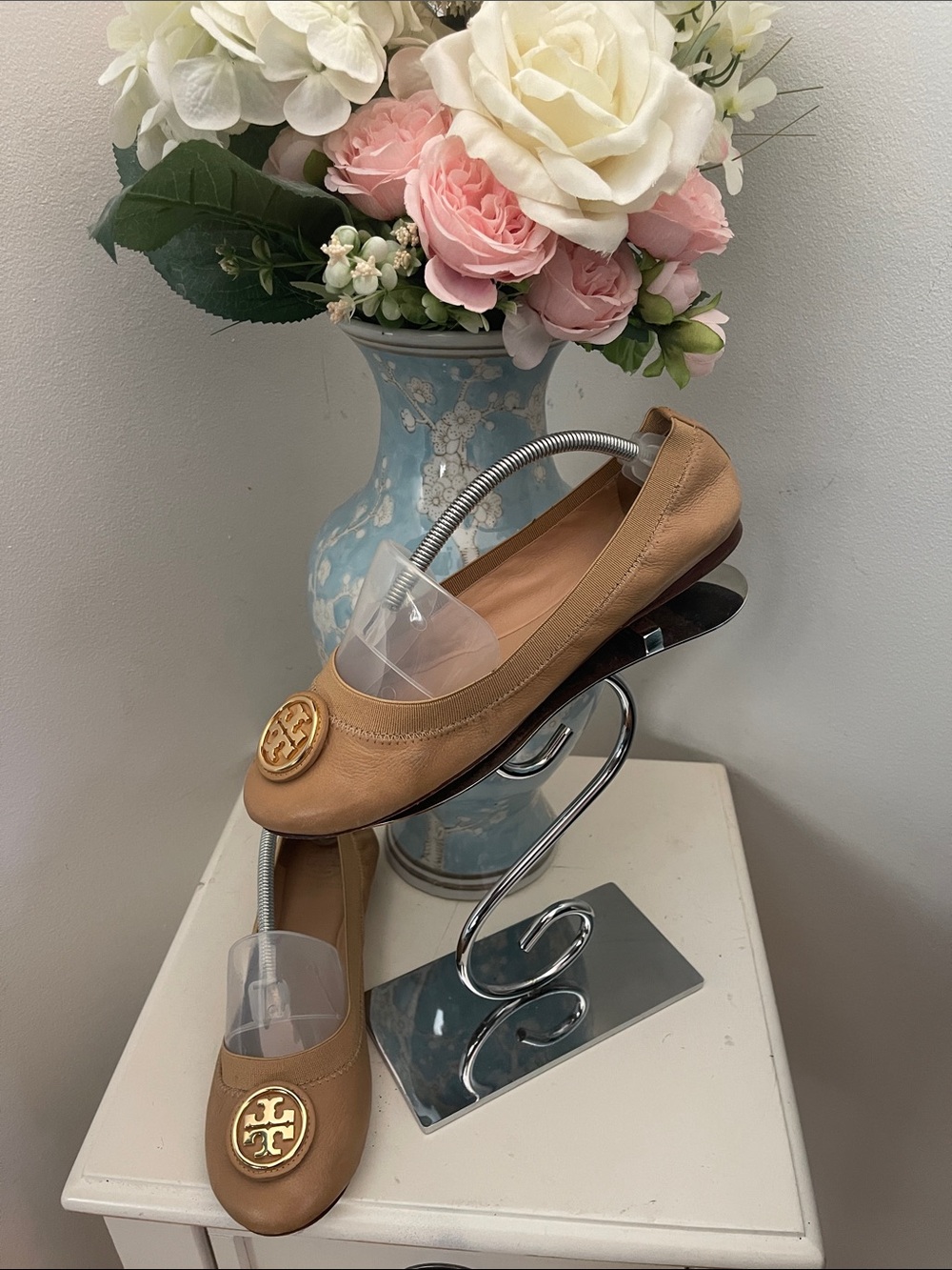 Tory Burch Tan Leather Ballet Flats with Gold Emblem